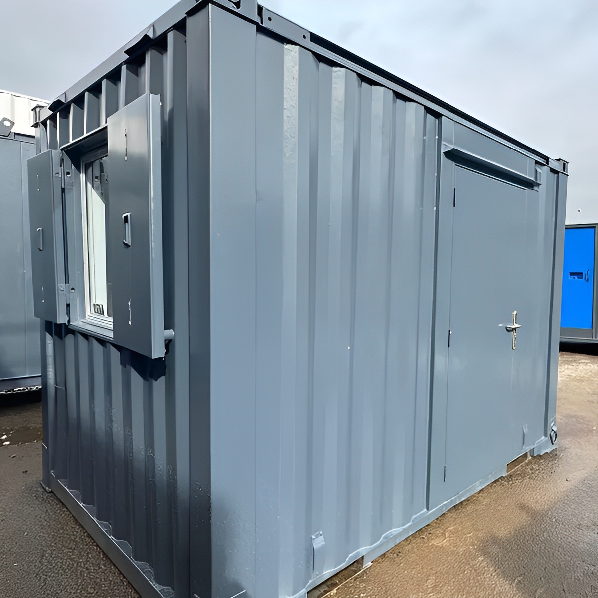 10 Fuß × 8 Fuß großer Seecontainer als Büro | Tragbares vandalensicheres Gebäude