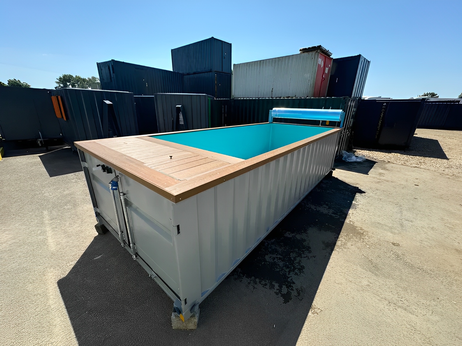 20 Fuß Containerpool | Karibikblauer Außenpool – Bild 4