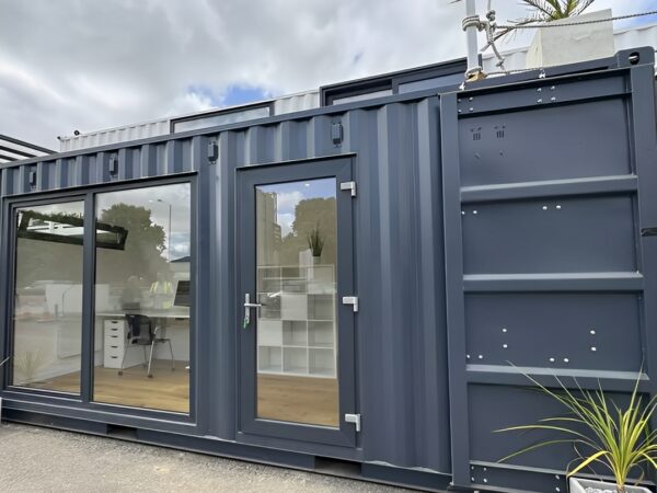 20 Fuß x 8 Fuß großer, individueller Seecontainer-Umbau | Mobiles Gebäude | Gartenbüro