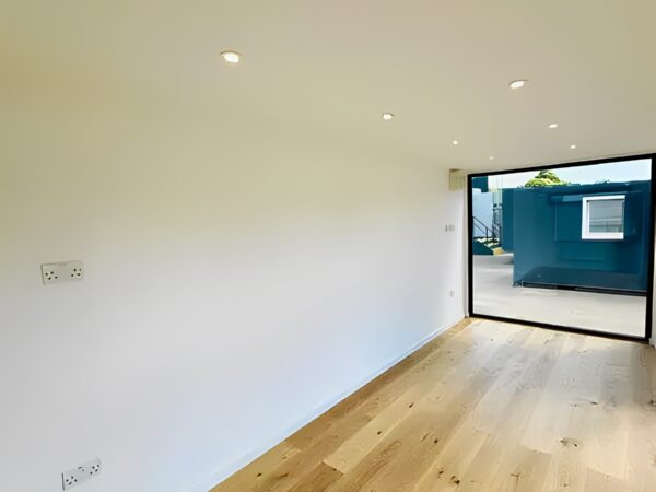 20x8ft-Custom-Shipping-Container-Converted-Office-Portable-Building-Garden-Office-8.jpg