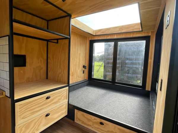 Customized-20ft-Cozy-Cabin-Container-House-7.webp